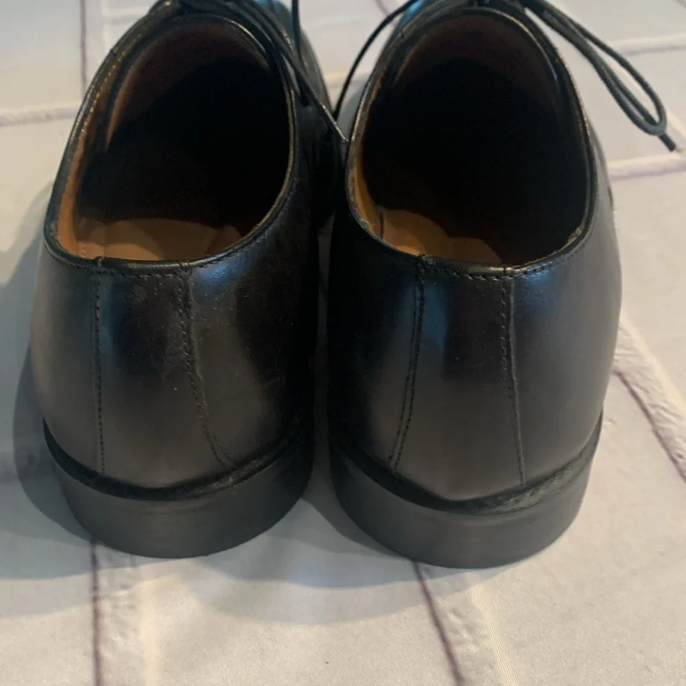 Johnston & Murphy Black Leather Oxford Shoes